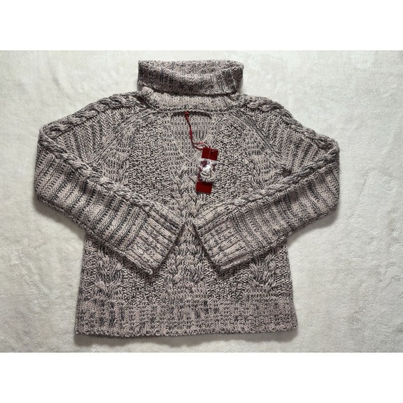 Jennifer Lopez Sweaters - NEW Jennifer Lopez Turtle Neck Sweater Women's Size Medium NWT